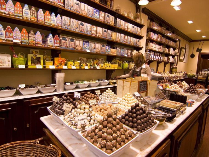 Buy And Resell Chocolates Like A Pro: Check This Guide!