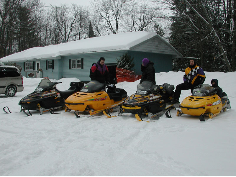 A Guide to Buy a Cool Snowmobile