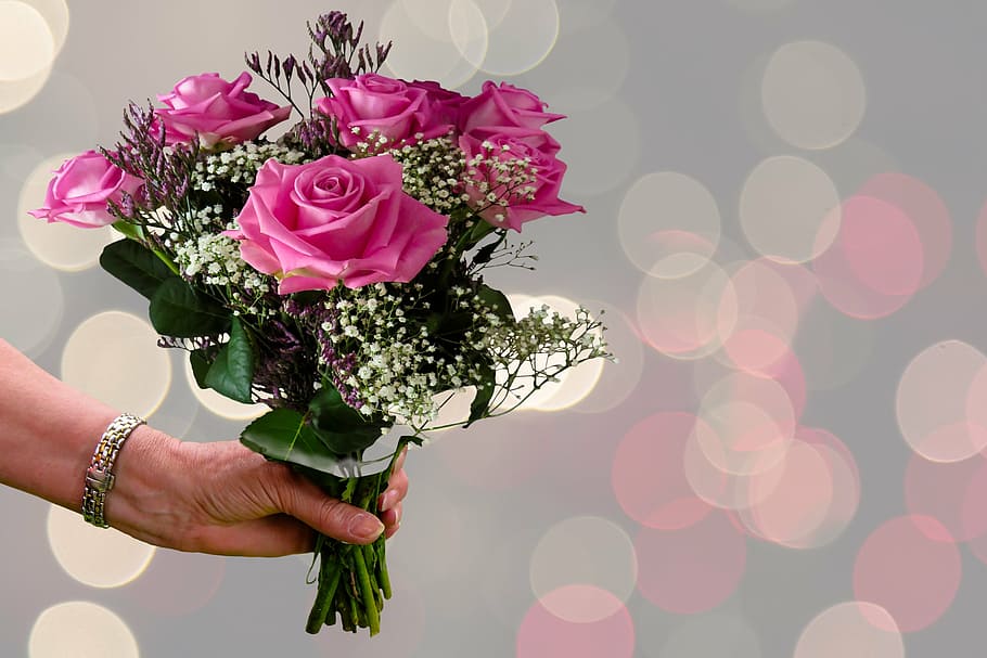 Possible occasions to send flowers to your loved ones